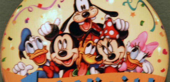 Les Disney Celebration Buttons, des macarons gratuits à Disney