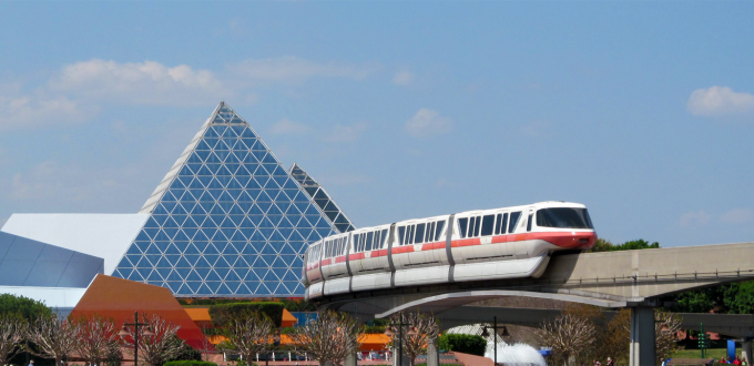 Panne du monorail de Walt Disney World – des dizaines de personnes évacuées