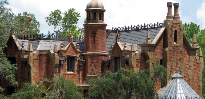 Avez-vous déjà vu le Hidden Donald dans la Haunted Mansion à Walt Disney World?