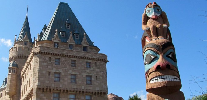 Changement des totems au pavillon du Canada à Epcot en janvier 2017
