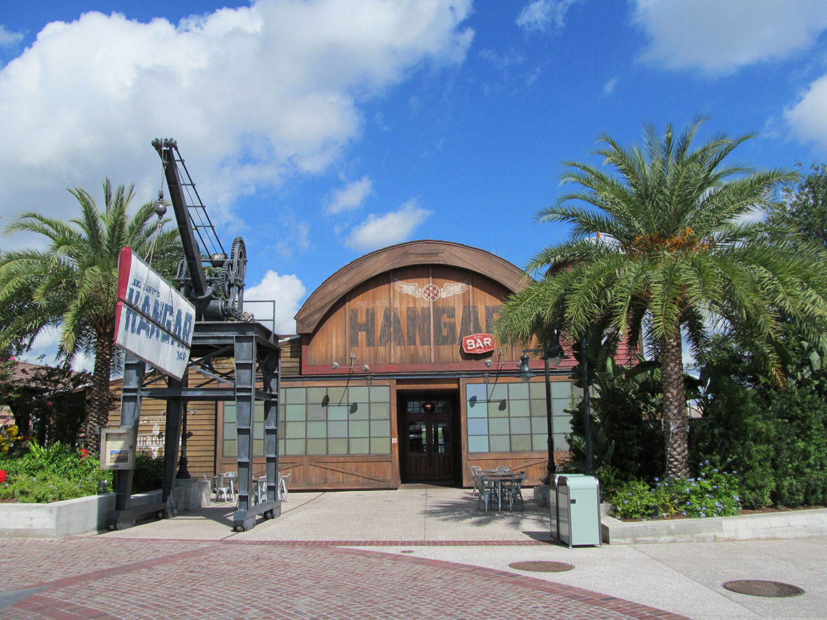 disneyspringshangarbar Le monde de Disney