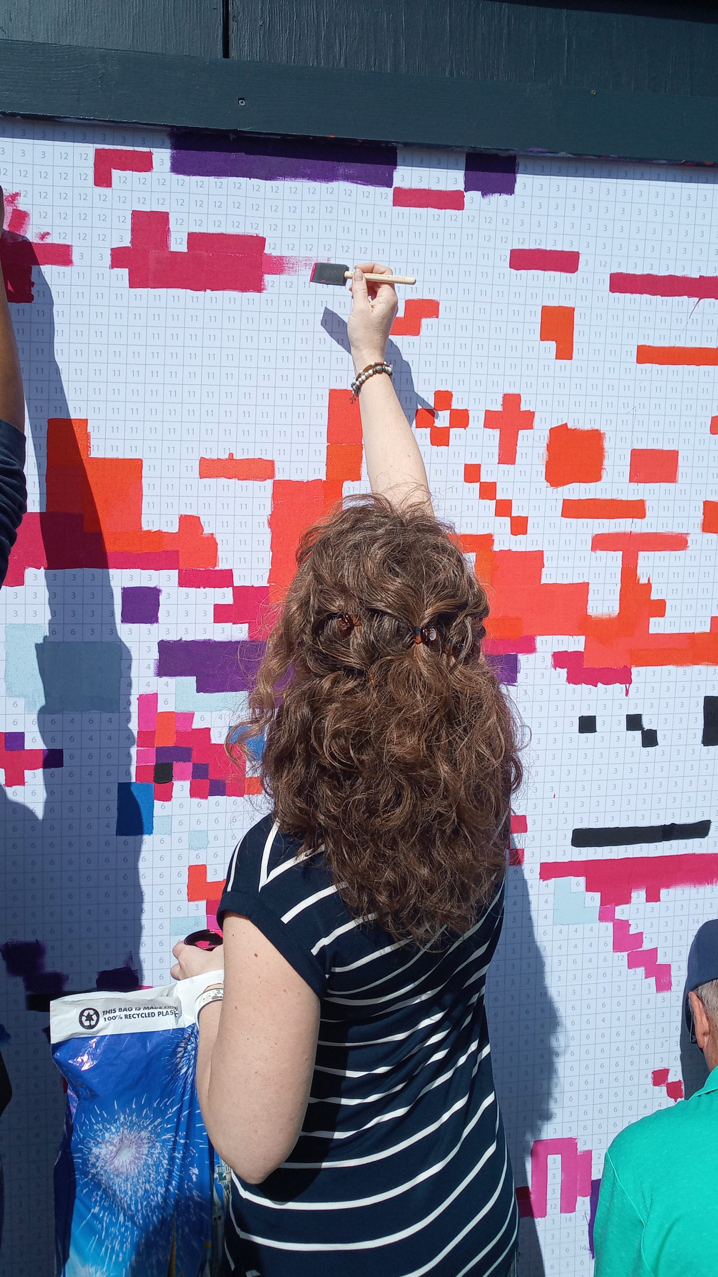 Peindre une murale dans le parc Epcot à Walt Disney World