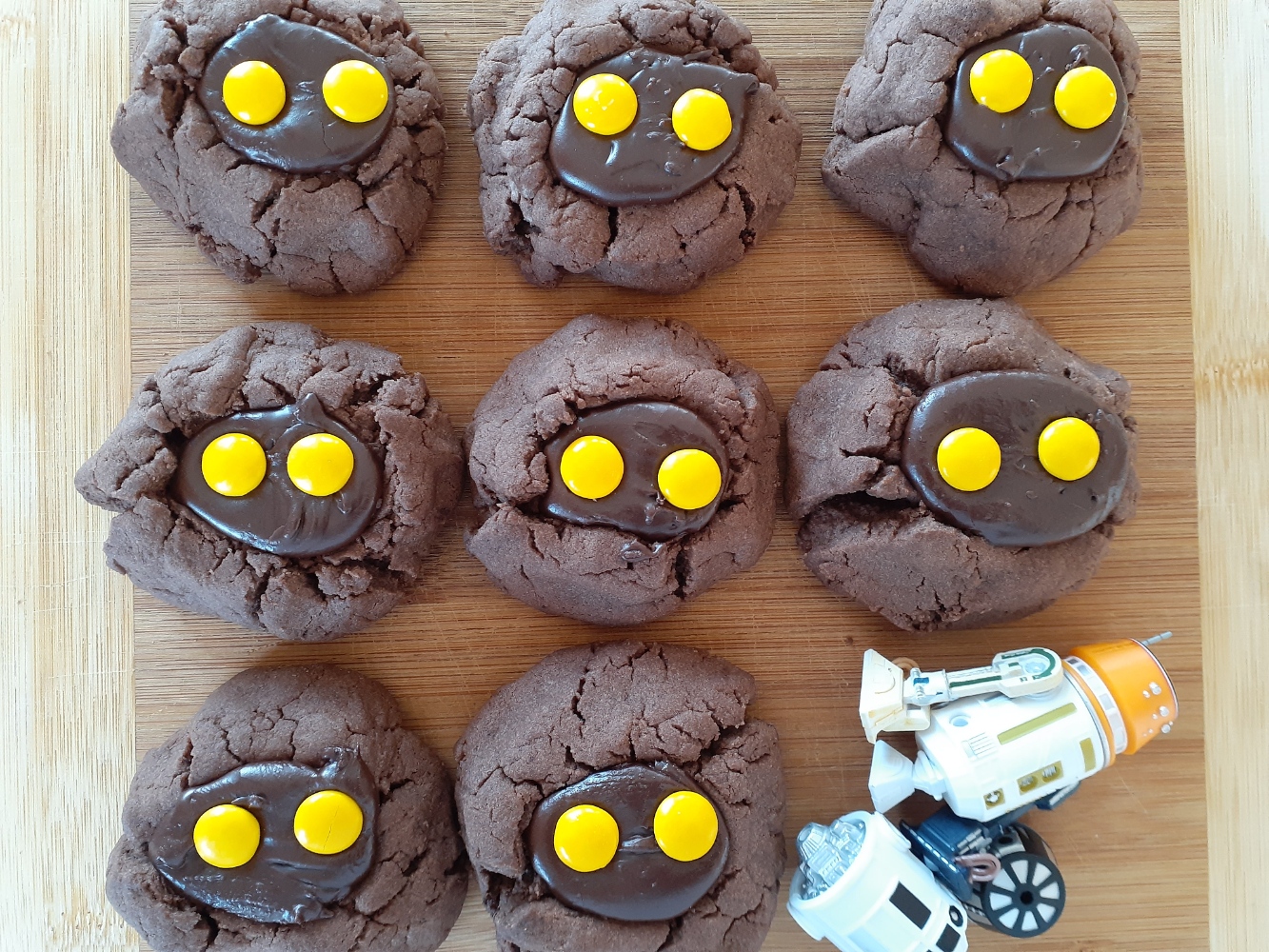 Biscuits au chocolat en forme de Jawa de Star Wars
