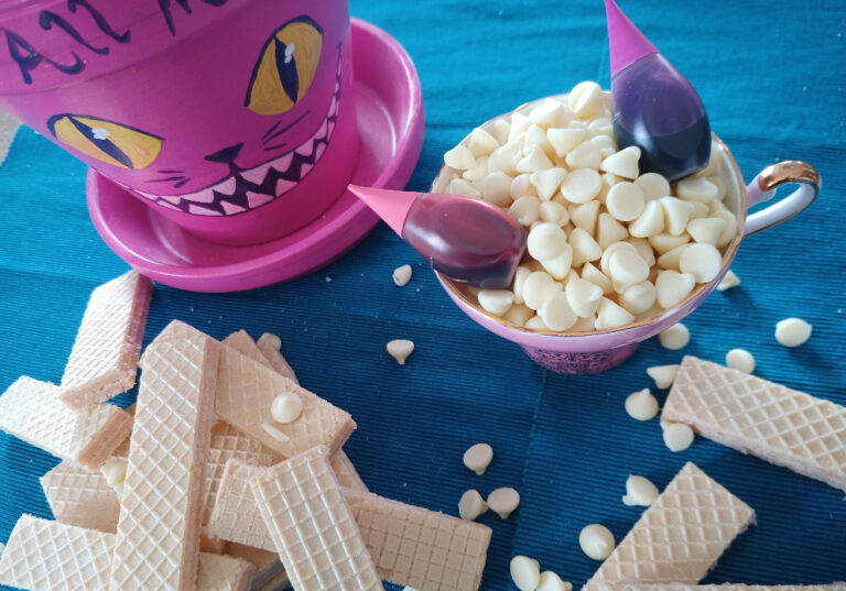 Biscuit inspiré du chat du Cheshire dans Alice au pays des merveilles