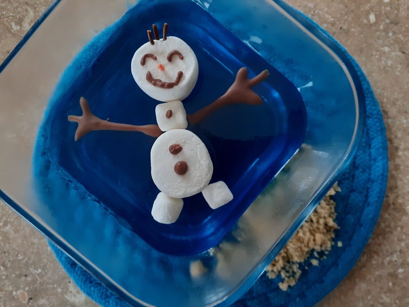 Olaf dans une piscine de Jell-O