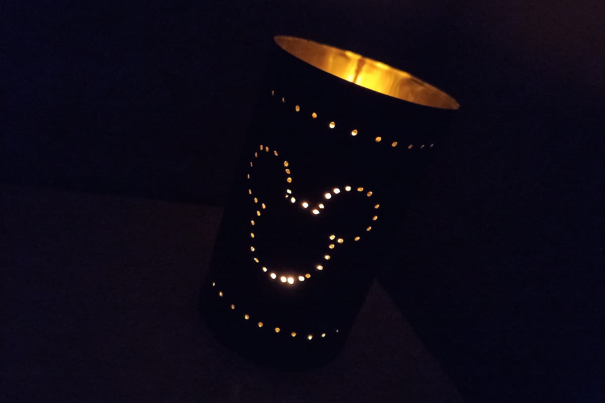 DIY : une lanterne de Mickey Mouse fabriquée avec une boîte de conserve