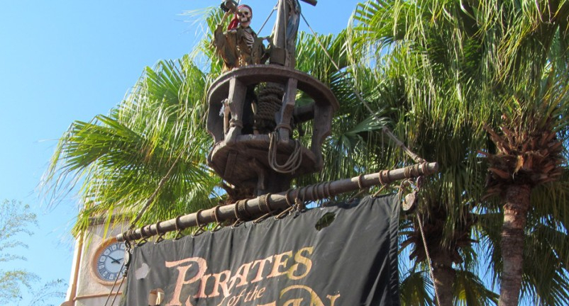 Les attractions Pirates of the Caribbean des parcs Disney du monde entier