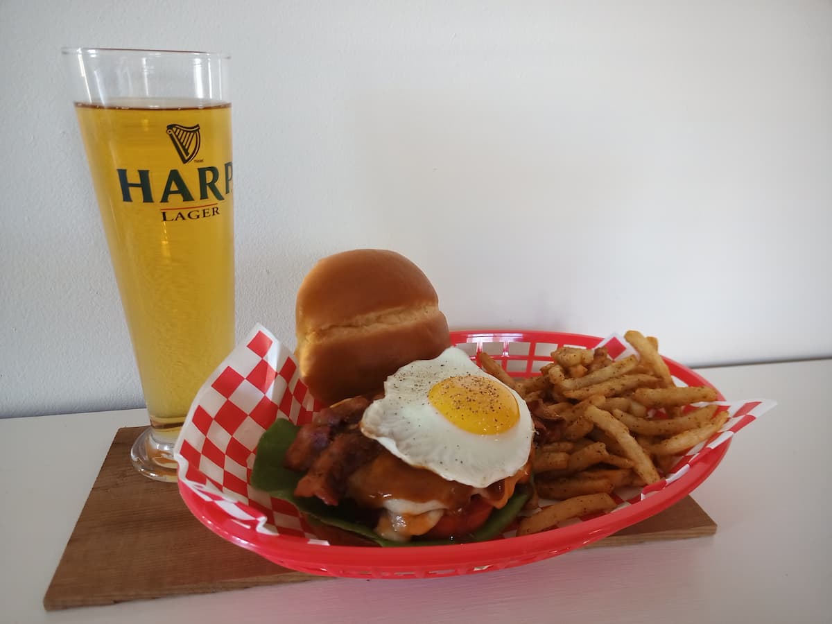 Recette copycat du English Breakfast Burger du restaurant Rose & Crown à EPCOT