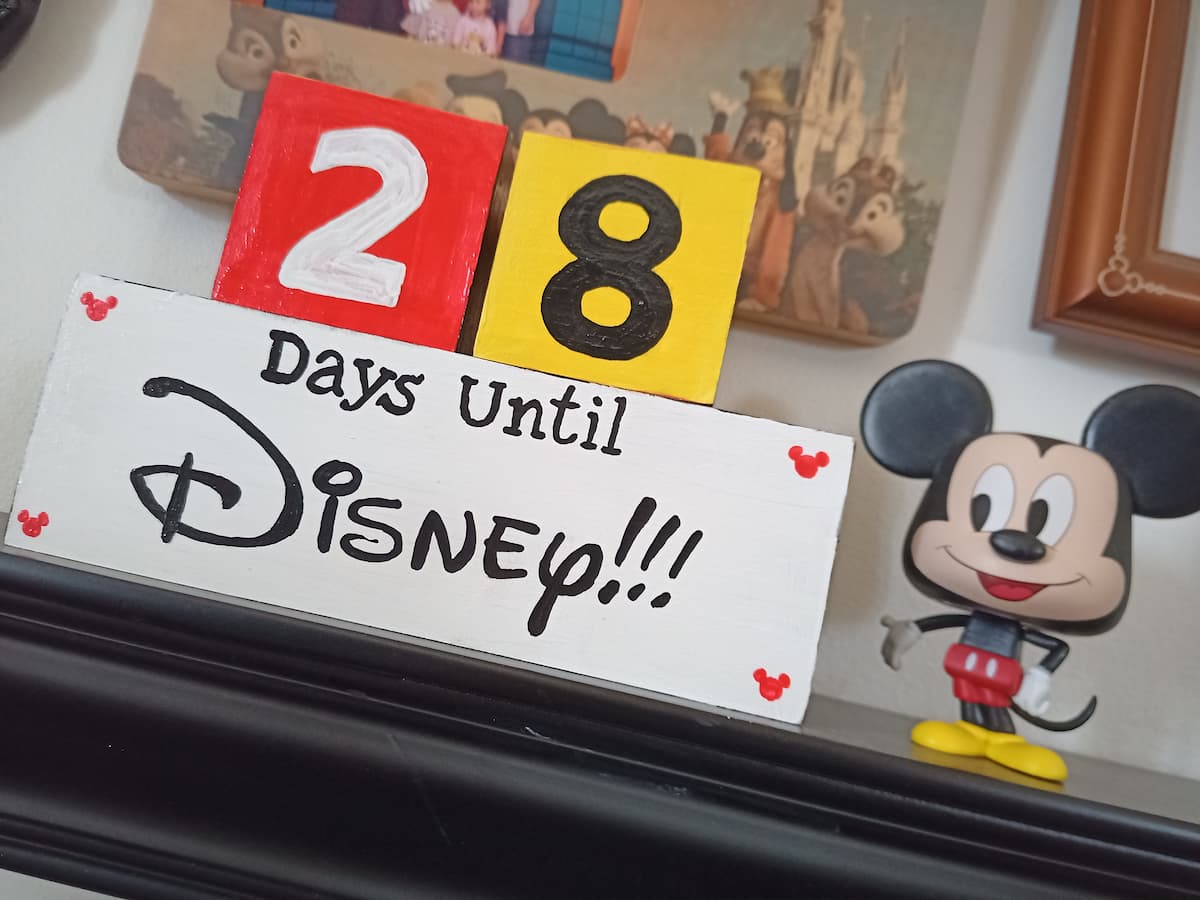 DIY – Créez un compte dodo pour un voyage à Disney avec des blocs de bois