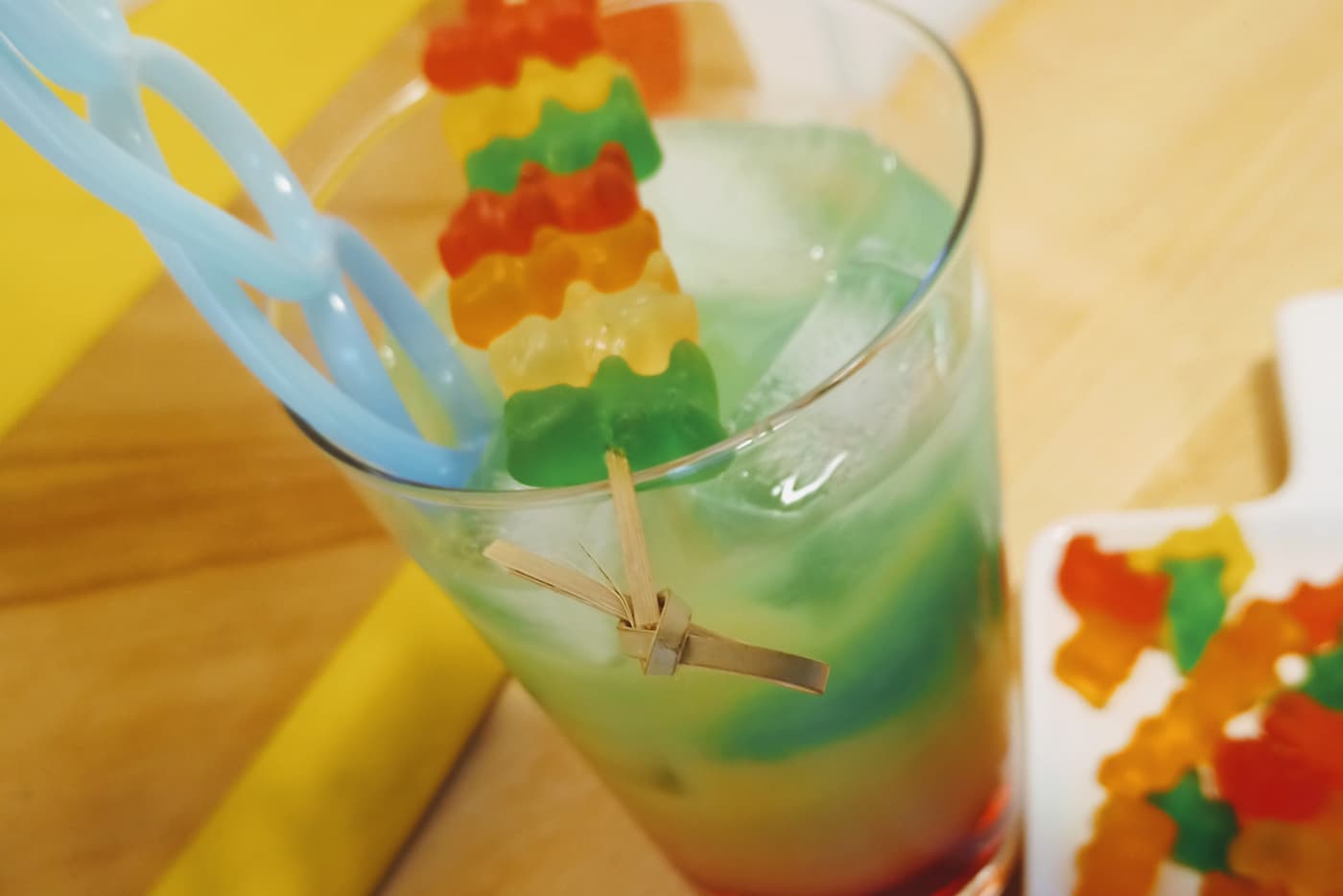 Recette copycat du cocktail Simply Rainbow du Coca-Cola Store à Disney Springs