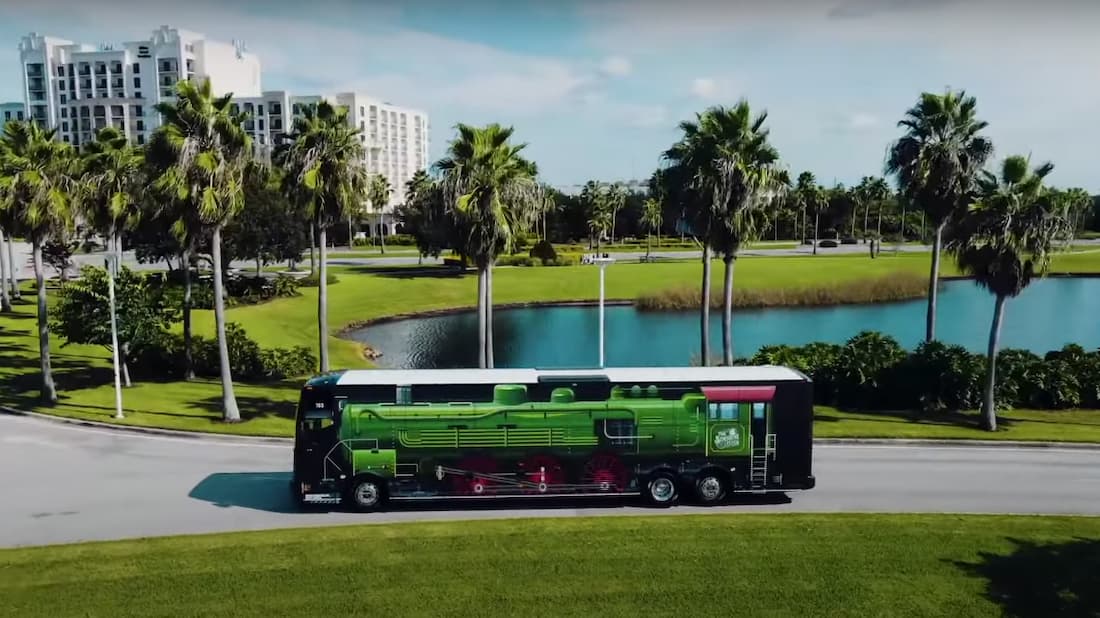 The Sunshine Flyer lancera un transport en autocar thématique de l’aéroport d’Orlando vers Walt Disney World
