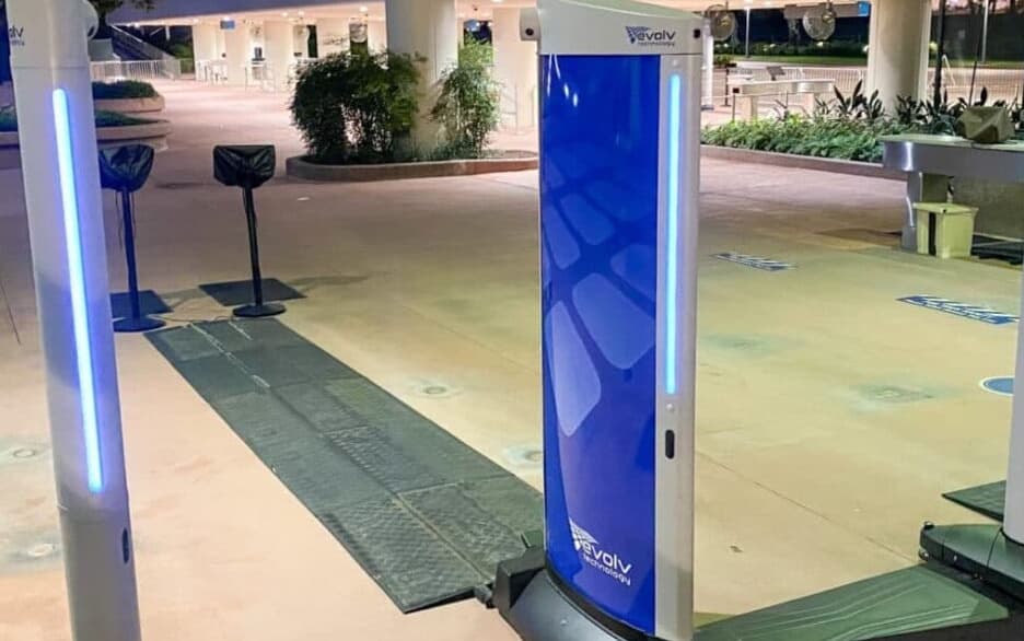 Walt Disney World utilise un contrôle de sécurité par intelligence artificielle à l’entrée des parcs