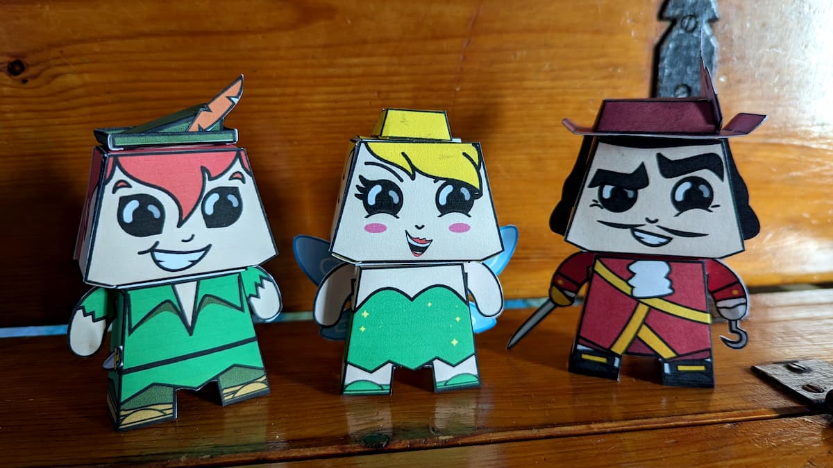 Activité Disney papercraft : Créez Peter Pan, la Fée Clochette et le Capitaine Crochet