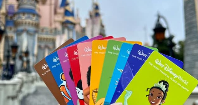 Les cartes Disney’s Key To The World vs le Disney MagicBand